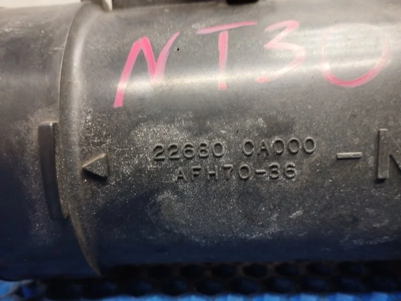 Расходомер воздушный Nissan X-Trail 22680CA000 NT30 QR20DE