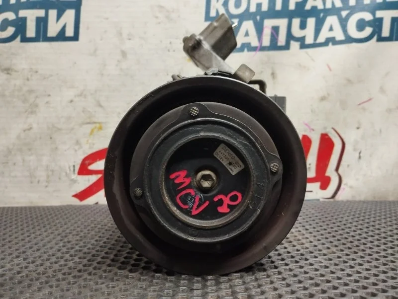 Компрессор кондиционера Toyota Kluger V 8832048060 MCU20 1MZ-FE