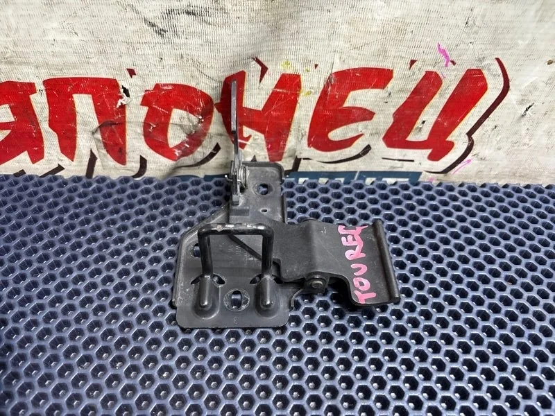 Замок капота Volkswagen Touareg 6Q0823480B 7L6 BHK