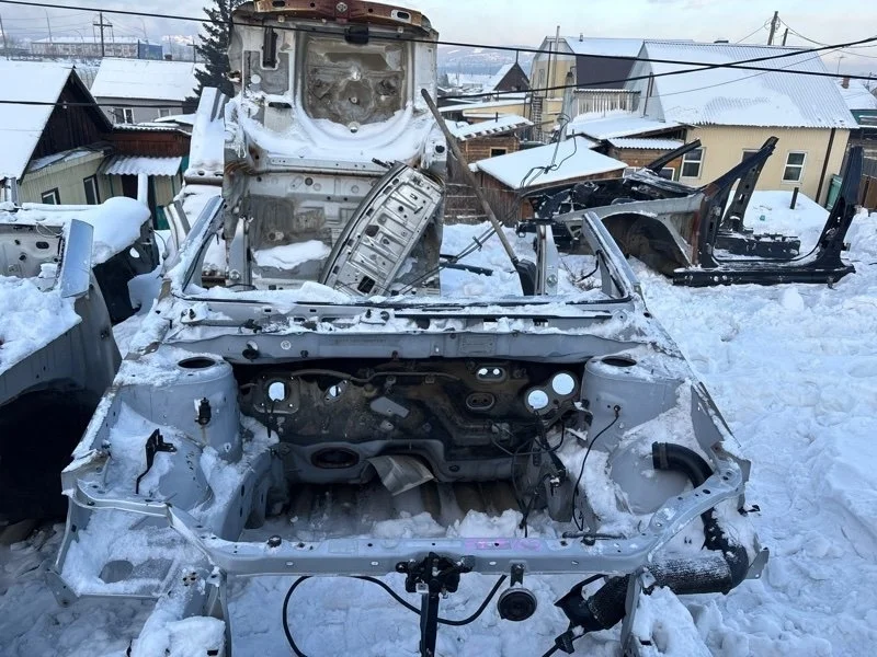 РАМКА РАДИАТОРА Toyota Corolla Runx 2001 532011A320 ZZE123 2ZZ-GE