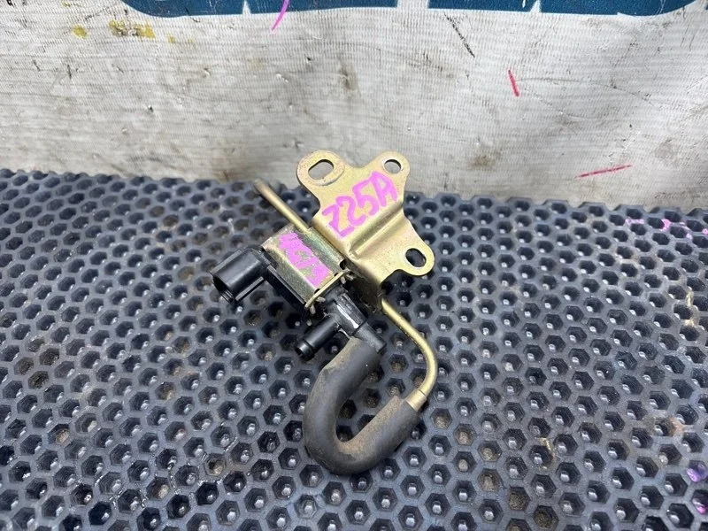 Клапан вакуумный Mitsubishi Colt K5T48395 Z25A 4G19