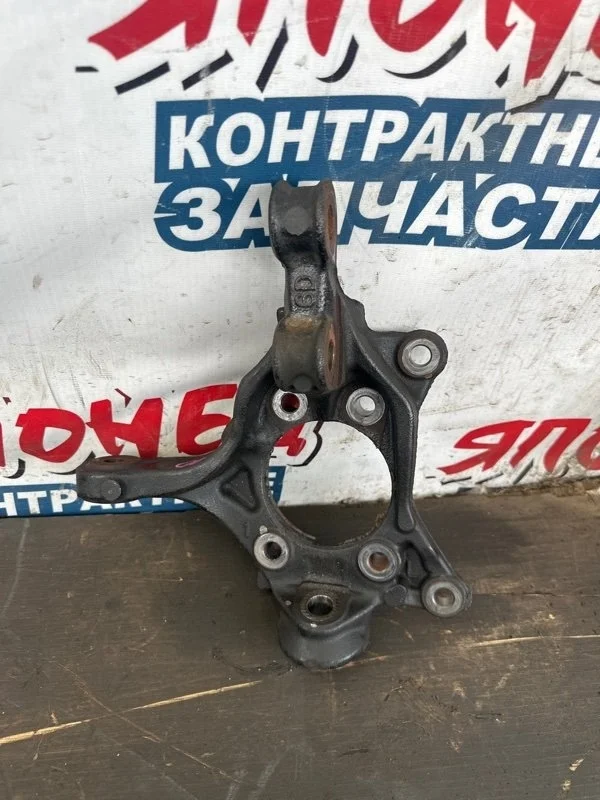 Поворотный кулак Toyota Camry 4321233120 AXVH70 A25A-FXS, передний левый