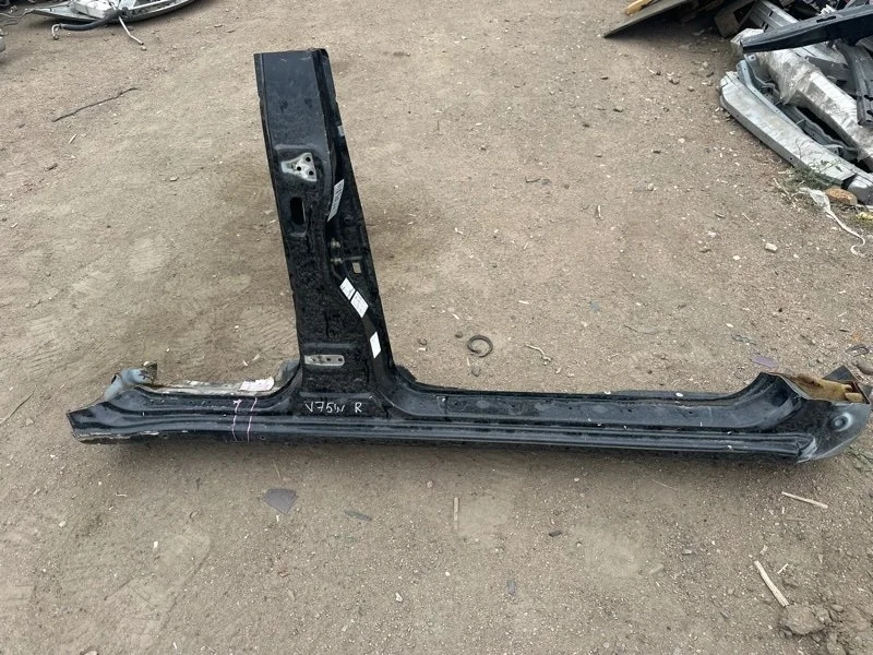 Порог кузова Mitsubishi Pajero 2002 MR592306 V75W 6G74, правый