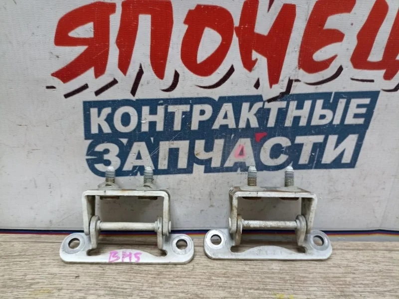 Крепление двери багажника Subaru Legacy 61820FC100 BH5 EJ206