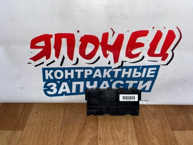 Блок реле Toyota Prius 8264147020 NHW20 1NZ-FXE
