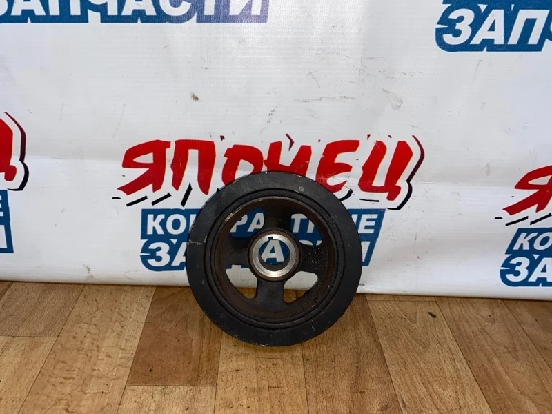 Шкив коленвала Mitsubishi Delica 1104A052 CV5W 4B12