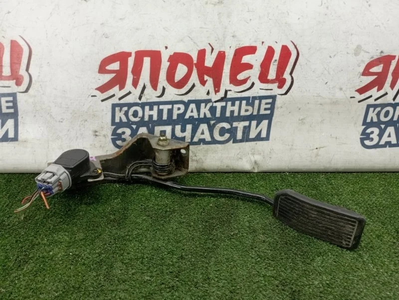 Педаль газа Nissan Serena 18919AM810 TC24 QR20DE