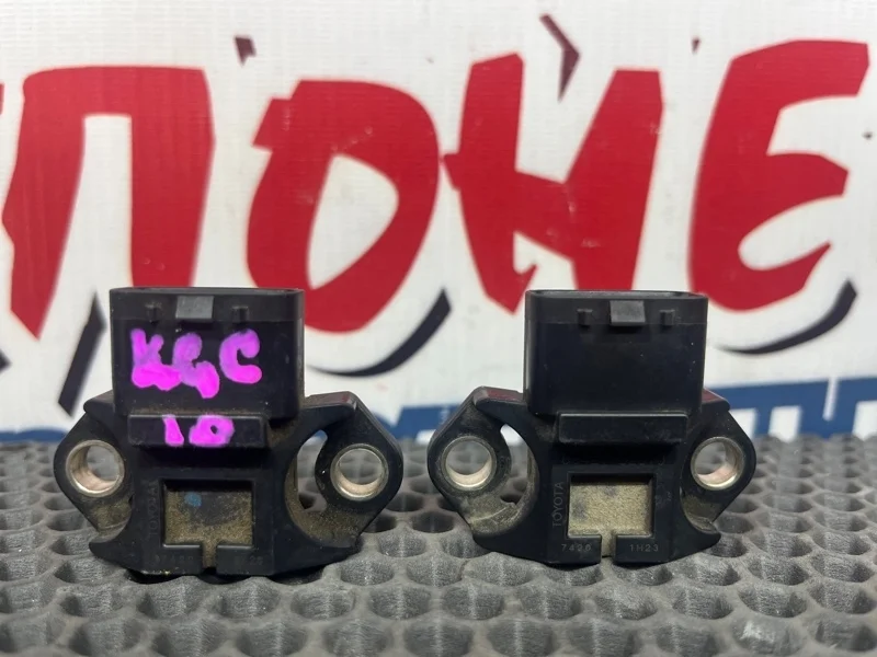 Расходомер воздушный Toyota Passo 2005 8942152010 KGC10 1KR-FE