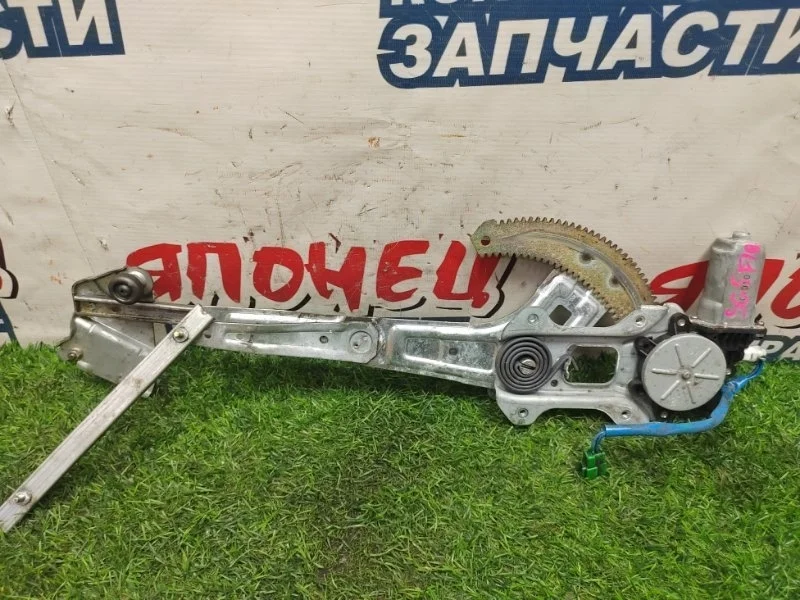Стеклоподъемник Subaru Forester 61222SA000 SG5 EJ202, передний правый