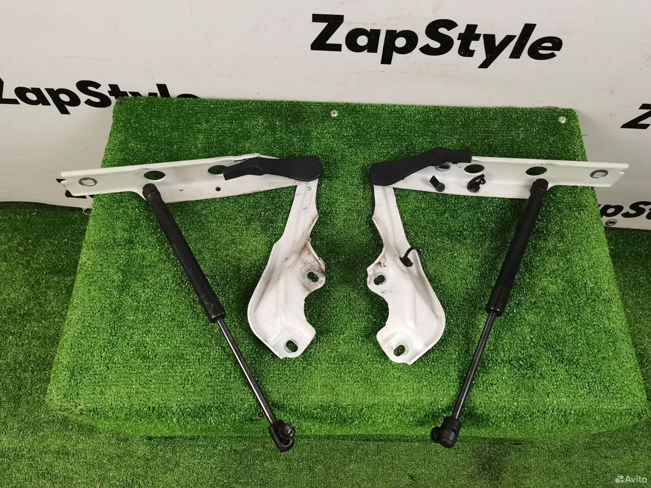 Петля капота передняя audi a7 4g комплект