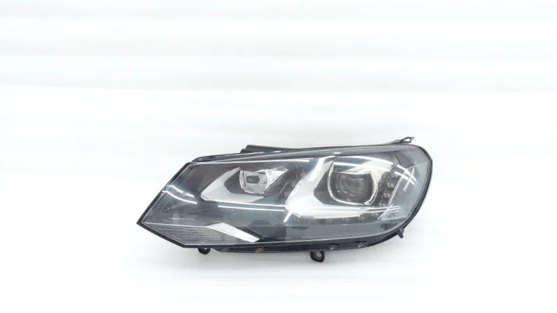 Фара Volkswagen Touareg 2014 NF