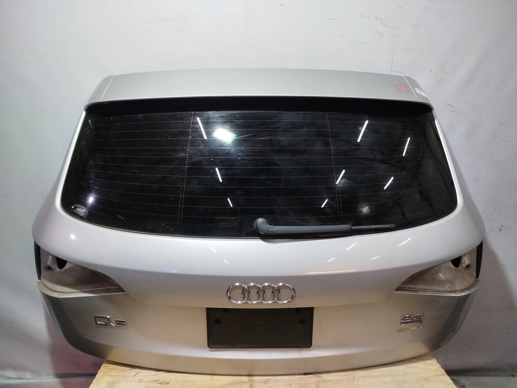 ДВЕРЬ ЗАДНЯЯ AUDI Q5 8RB 8R0827023C серебро, LX7W S4166