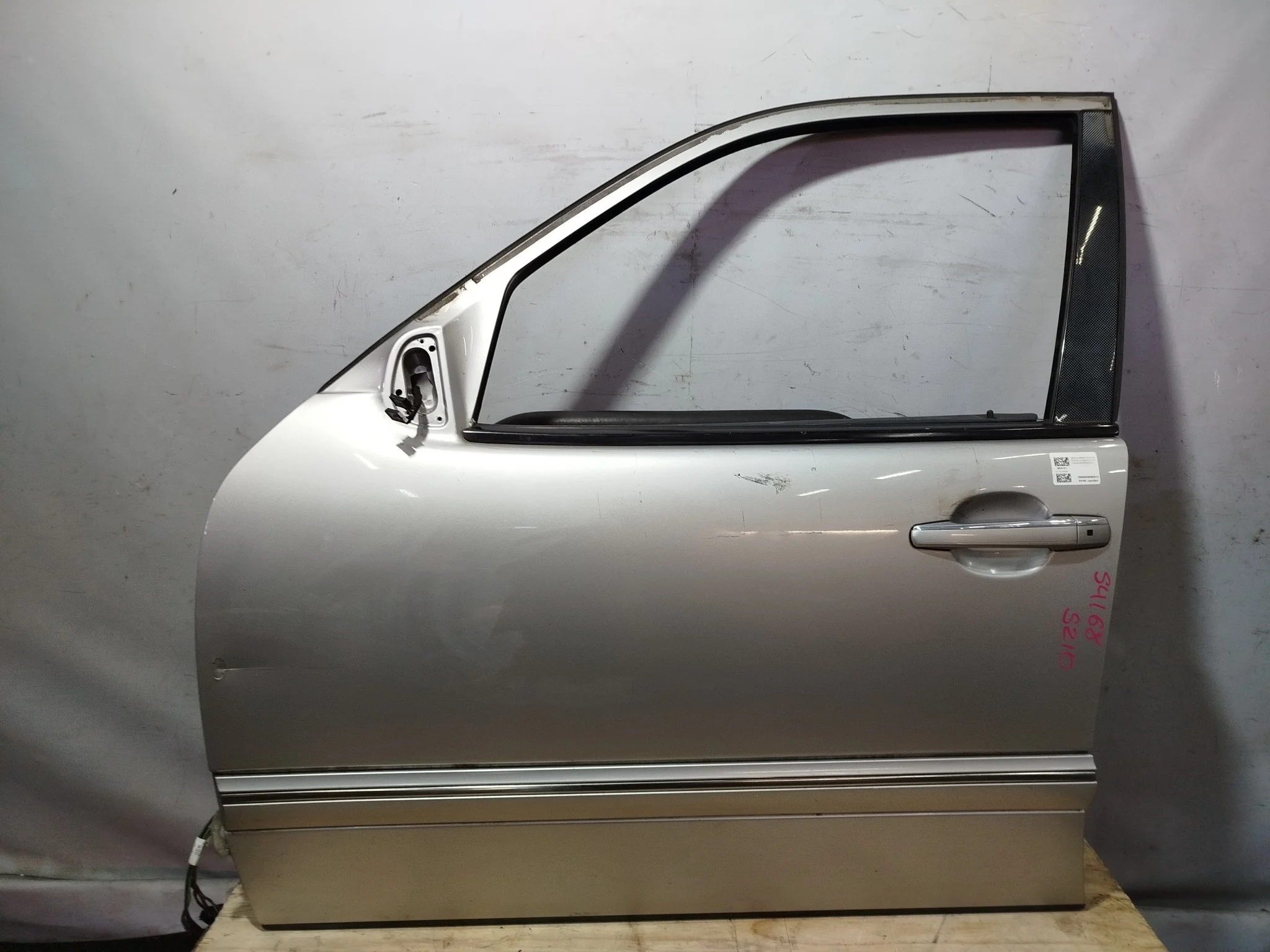 ДВЕРЬ MERCEDES-BENZ E-CLASS S210 W210 A2107201505 ПЕРЕДНЯЯ ЛЕВАЯ серебро, 744U S4168