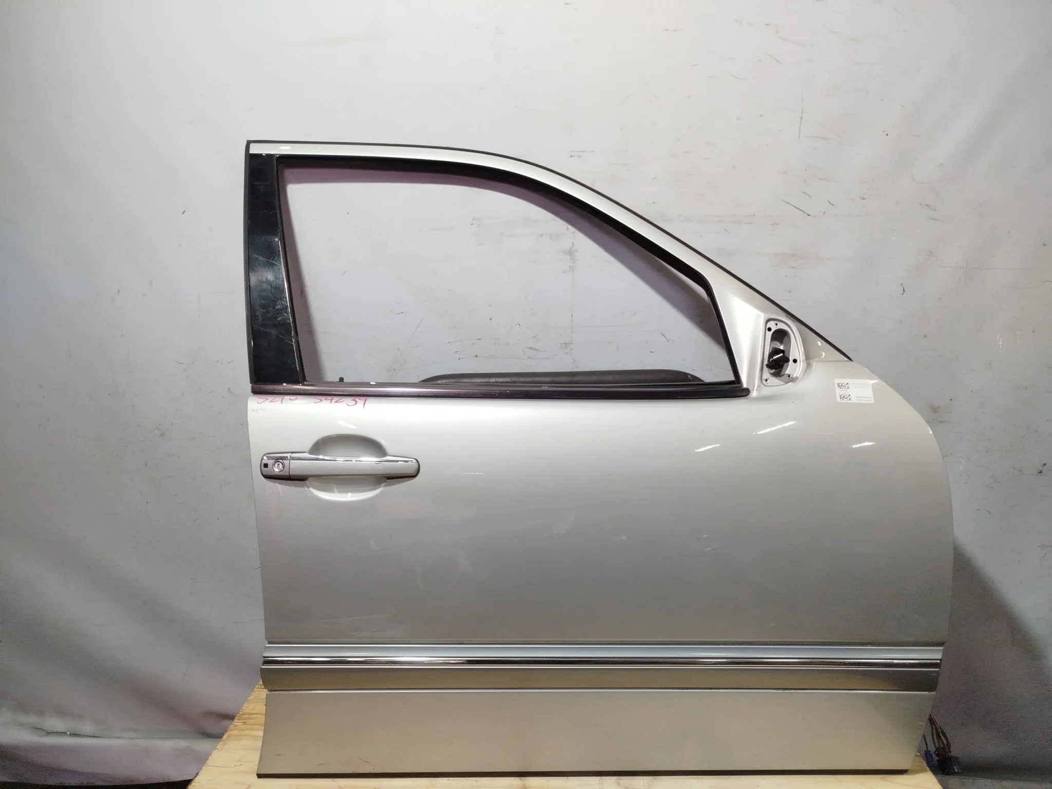 ДВЕРЬ MERCEDES-BENZ E-CLASS S210 W210 A2107201605 ПЕРЕДНЯЯ ПРАВАЯ серебро, 744U S4239