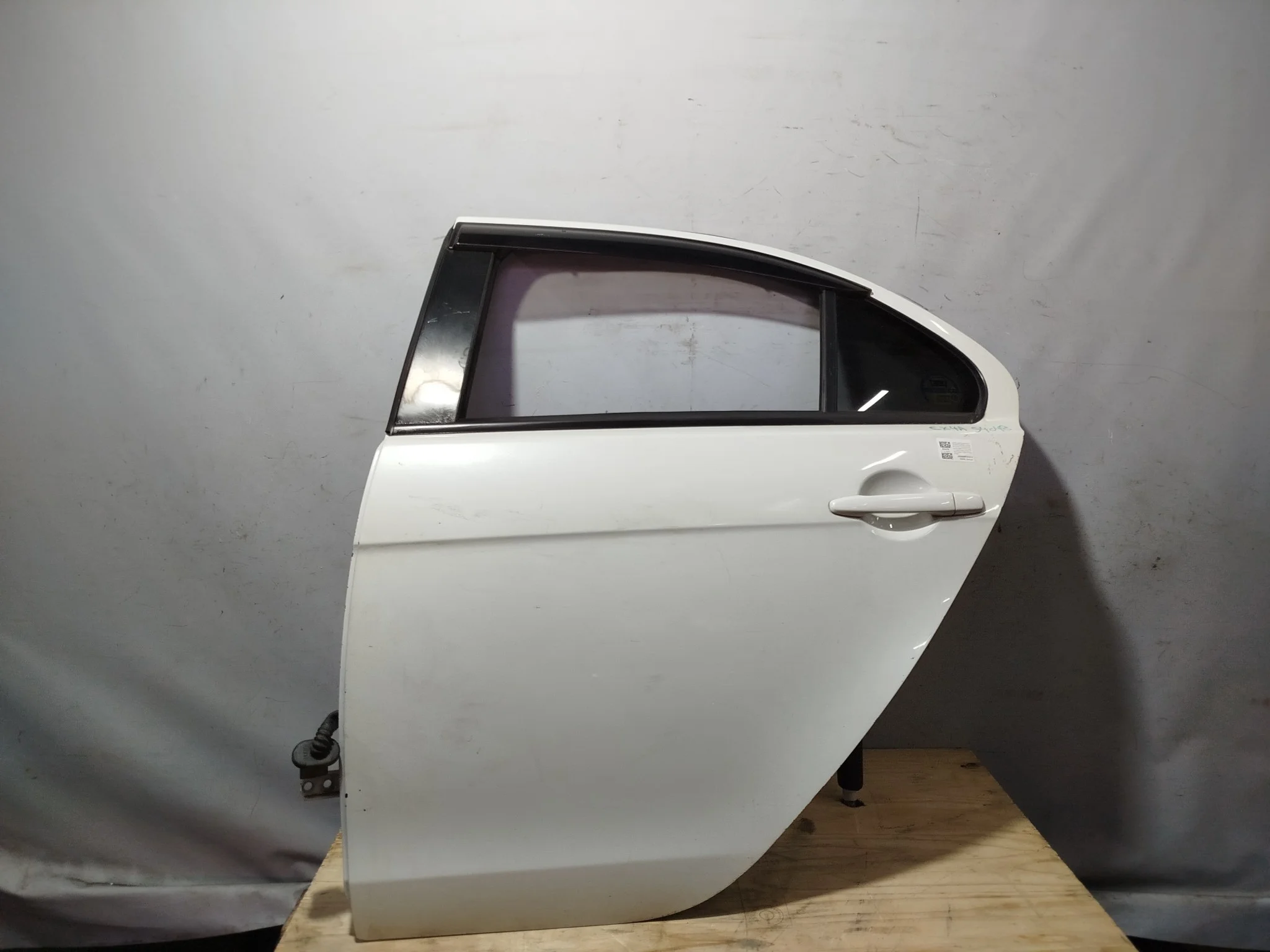 ДВЕРЬ MITSUBISHI GALANT FORTIS LANCER CX1A CX2A CX3A CX4A CX5A CX6A CX8A CX9A CY1A CY2A CY3A CY4A CY5A CY6A CY8A CY9A 5730A581 ЗАДНЯЯ ЛЕВАЯ белый, W13 S4048