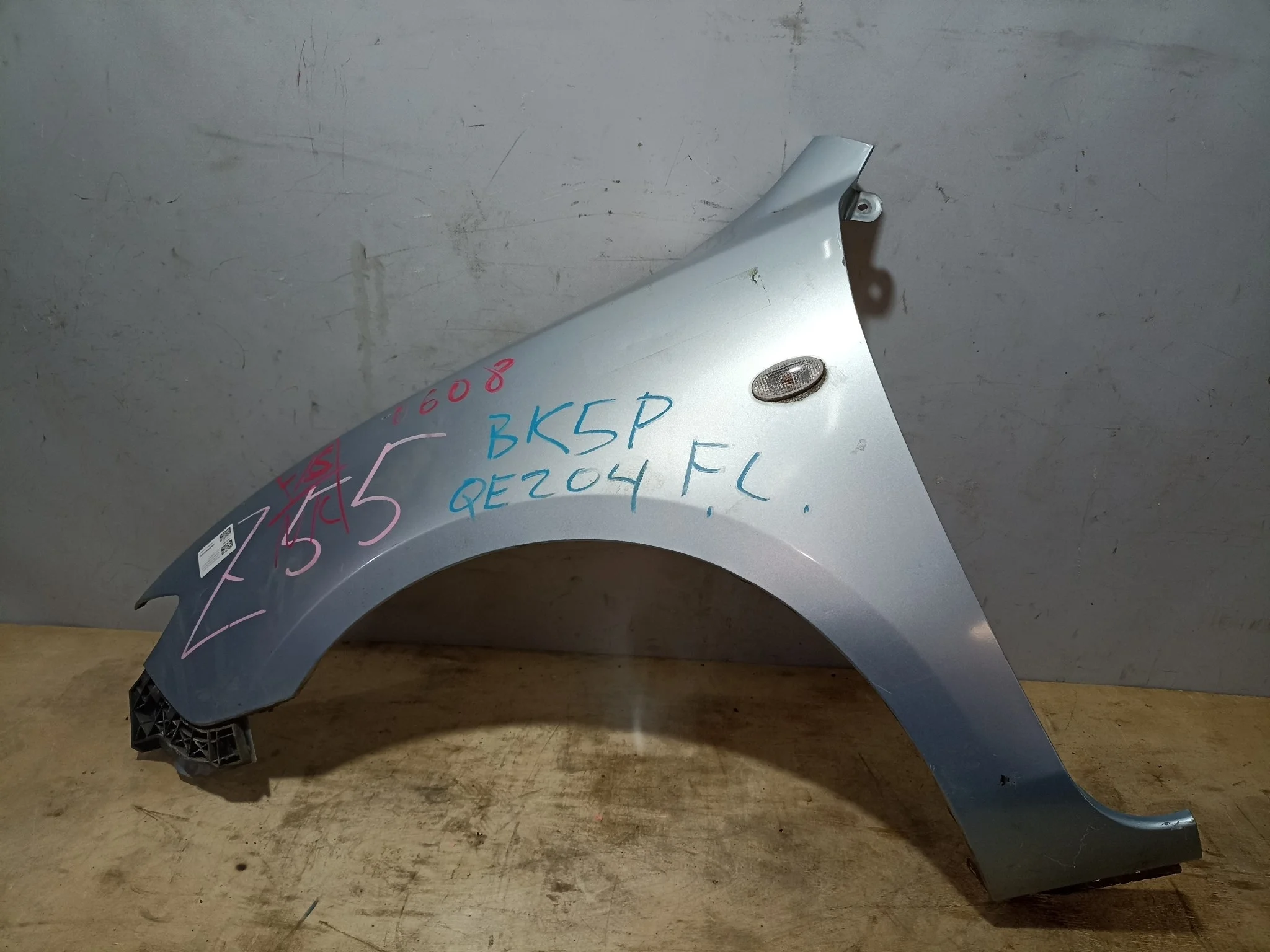 КРЫЛО MAZDA AXELA MAZDA3 BK BK3P BK5P BKEP BN8V52211D ПЕРЕДНЕЕ ЛЕВОЕ SEDAN синий, 33Y QE204