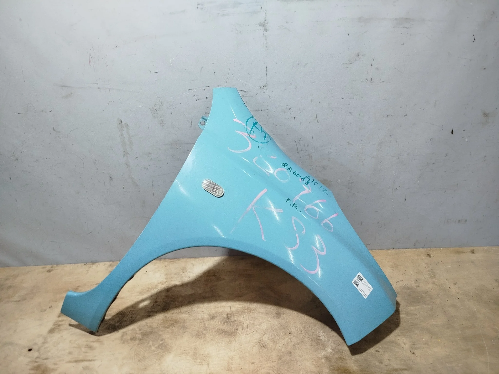 КРЫЛО NISSAN MARCH MICRA AK12 BK12 BNK12 K12 YK12 63100AX030 ПЕРЕДНЕЕ ПРАВОЕ голубой, B41 QA6068