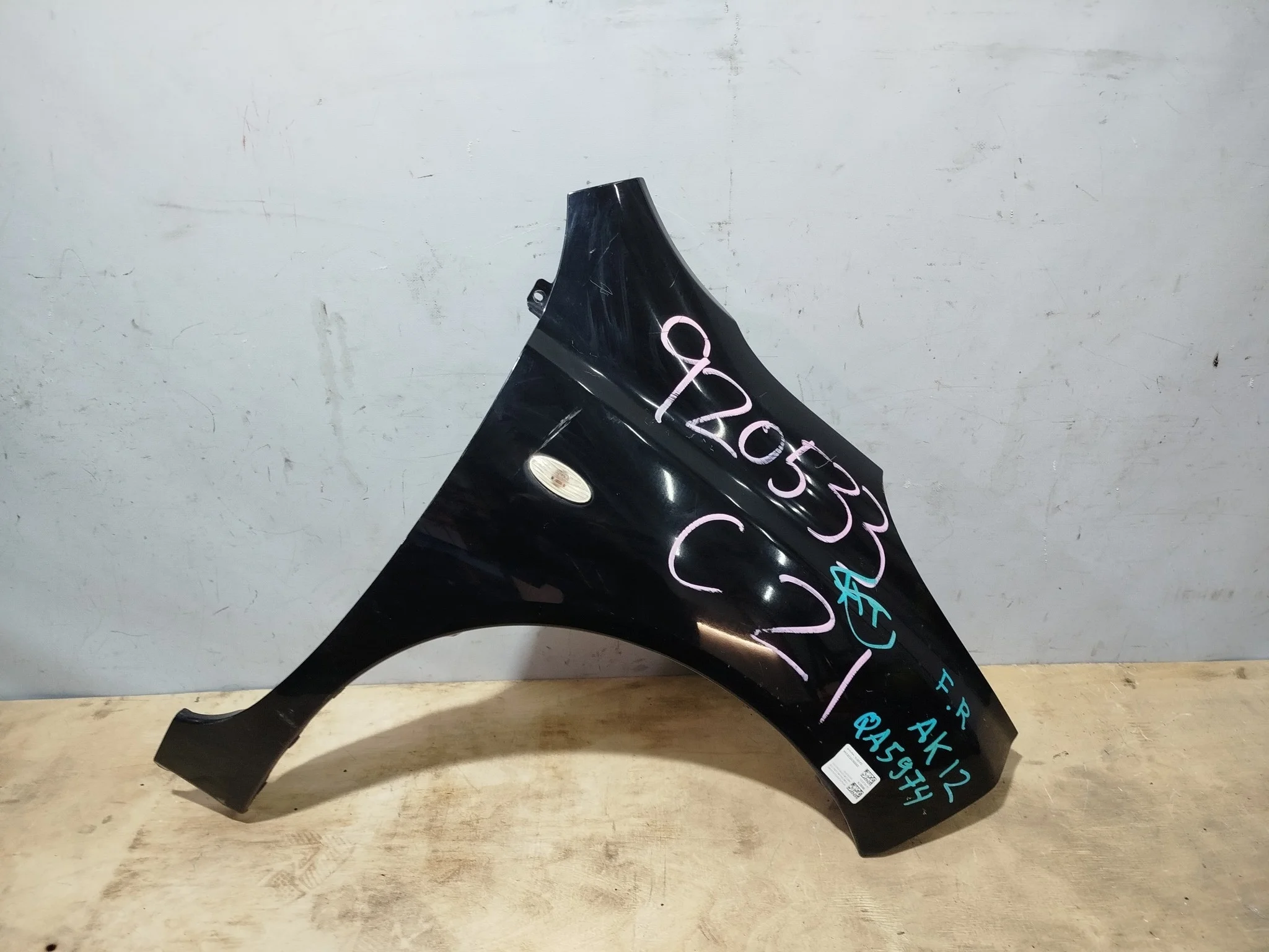 КРЫЛО NISSAN MARCH MICRA AK12 BK12 BNK12 K12 YK12 63100AX030 ПЕРЕДНЕЕ ПРАВОЕ черный, KH3 QA5974