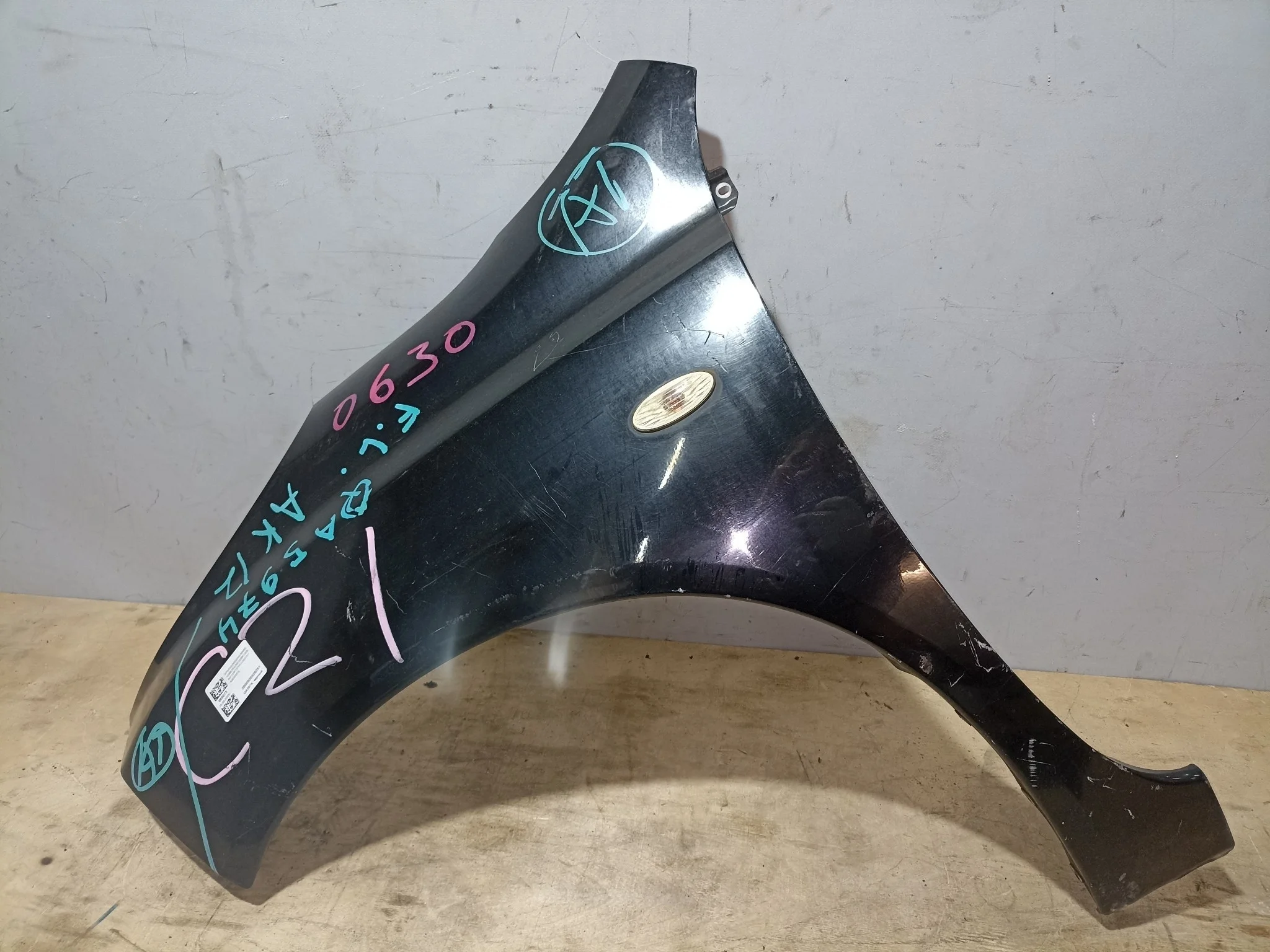 КРЫЛО NISSAN MARCH MICRA AK12 BK12 BNK12 K12 YK12 63101AX030 ПЕРЕДНЕЕ ЛЕВОЕ черный, KH3 QA5974