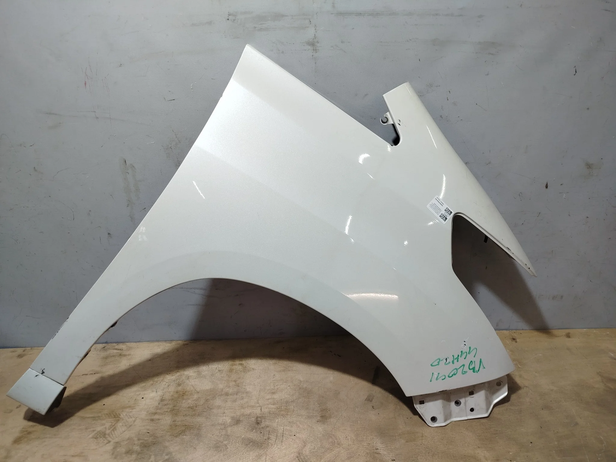 КРЫЛО TOYOTA ALPHARD ANH20W ANH25W ATH20W GGH20W GGH25W 5380158010 ПЕРЕДНЕЕ ПРАВОЕ БЕЗ НАКЛАДКИ белый, 070 VB2041