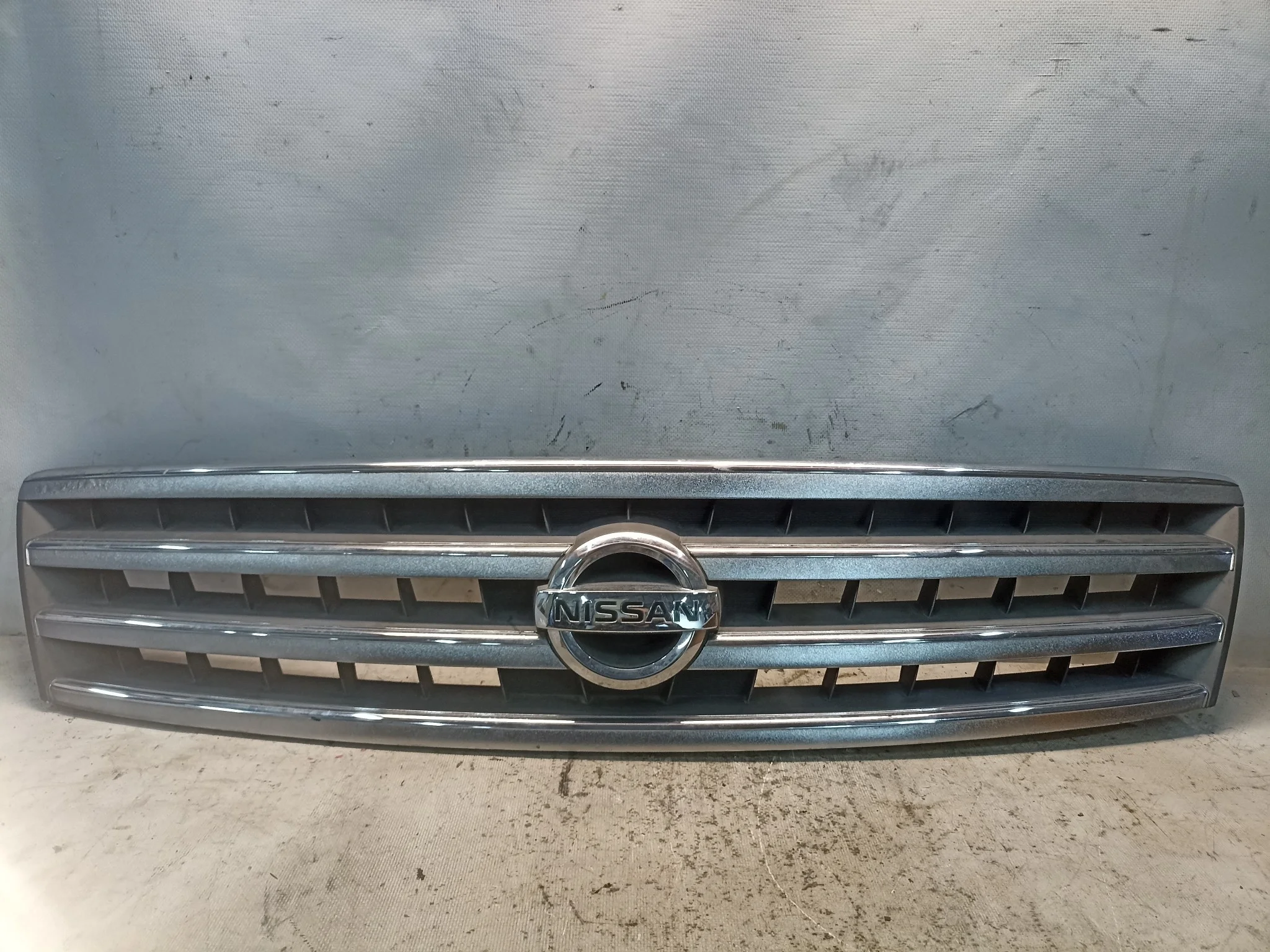 РЕШЕТКА РАДИАТОРА NISSAN TEANA J31 PJ31 TNJ31 1 МОДЕЛЬ 623109Y000 QA6056Z