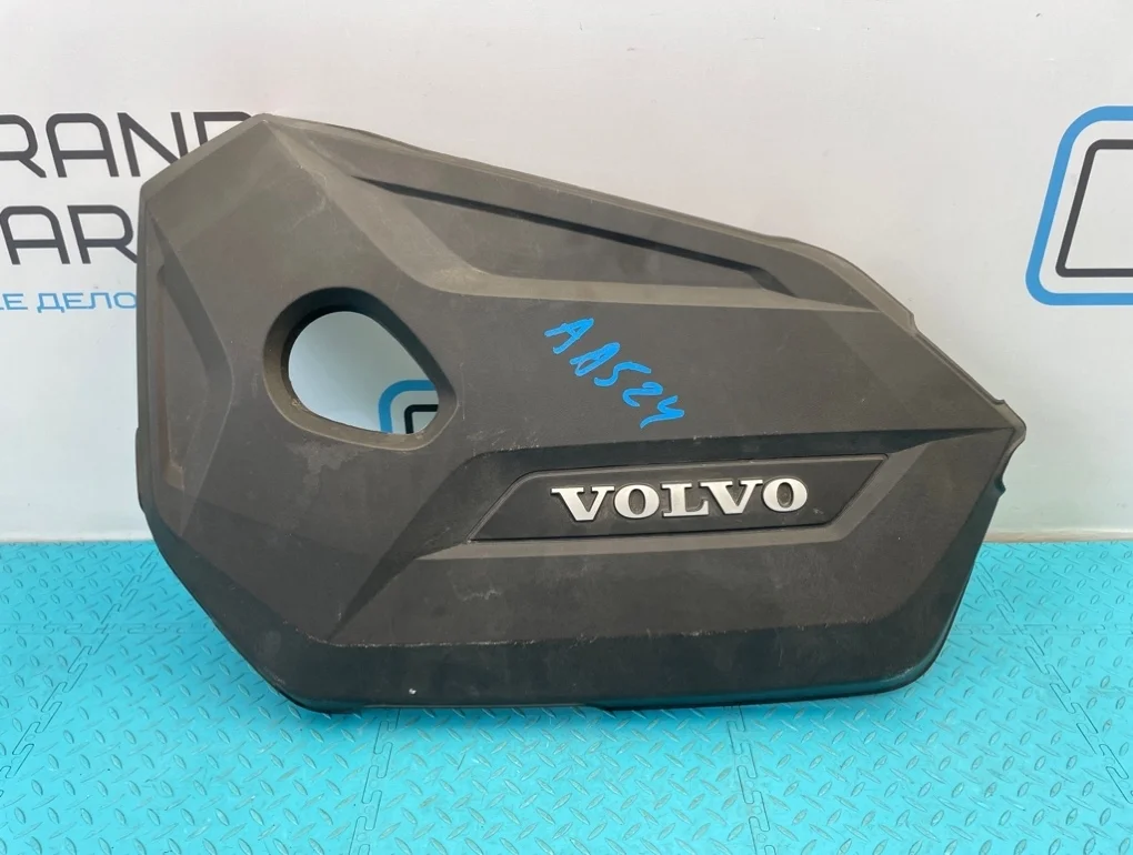 Крышка двигателя Volvo V40 2013 30758188 MV B4164T 1.6
