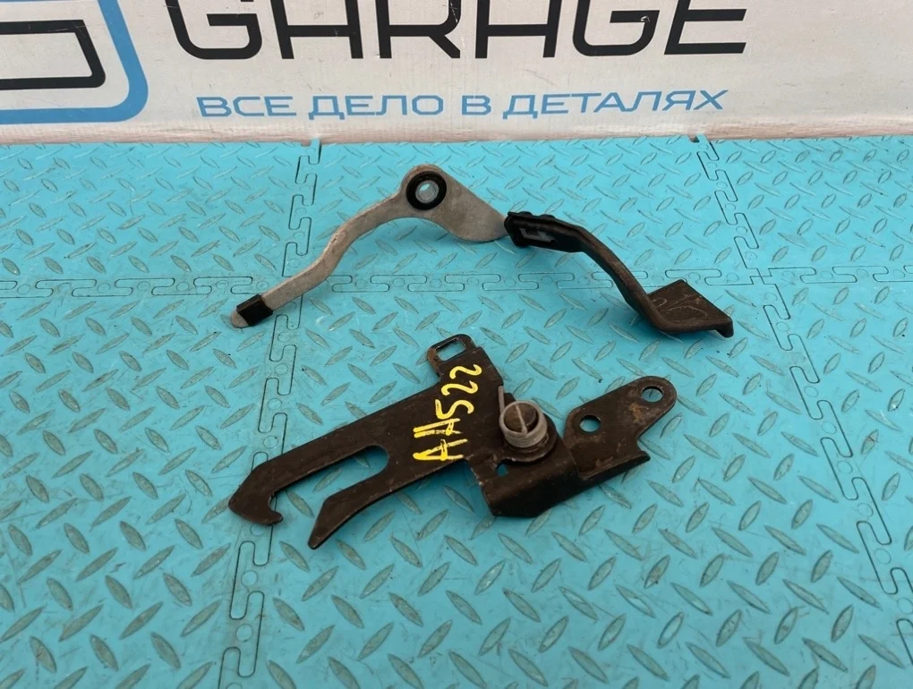 Крюк капота Volvo Xc90 2005 30763562 C B5254T2 2.5