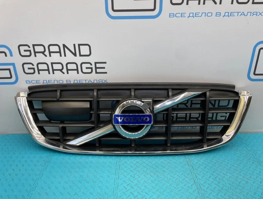 Решетка радиатора Volvo Xc60 2012 31323000 DZ B4204T7 2.0