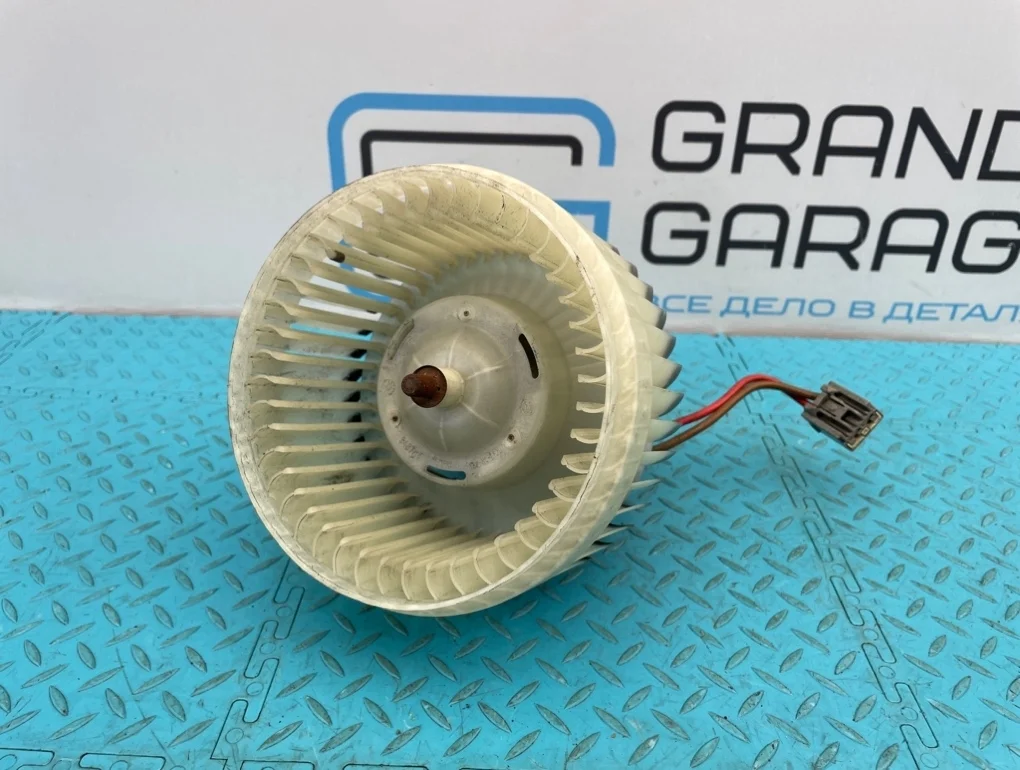 Моторчик печки Volvo Xc90 2005 31320392 C B5254T2 2.5