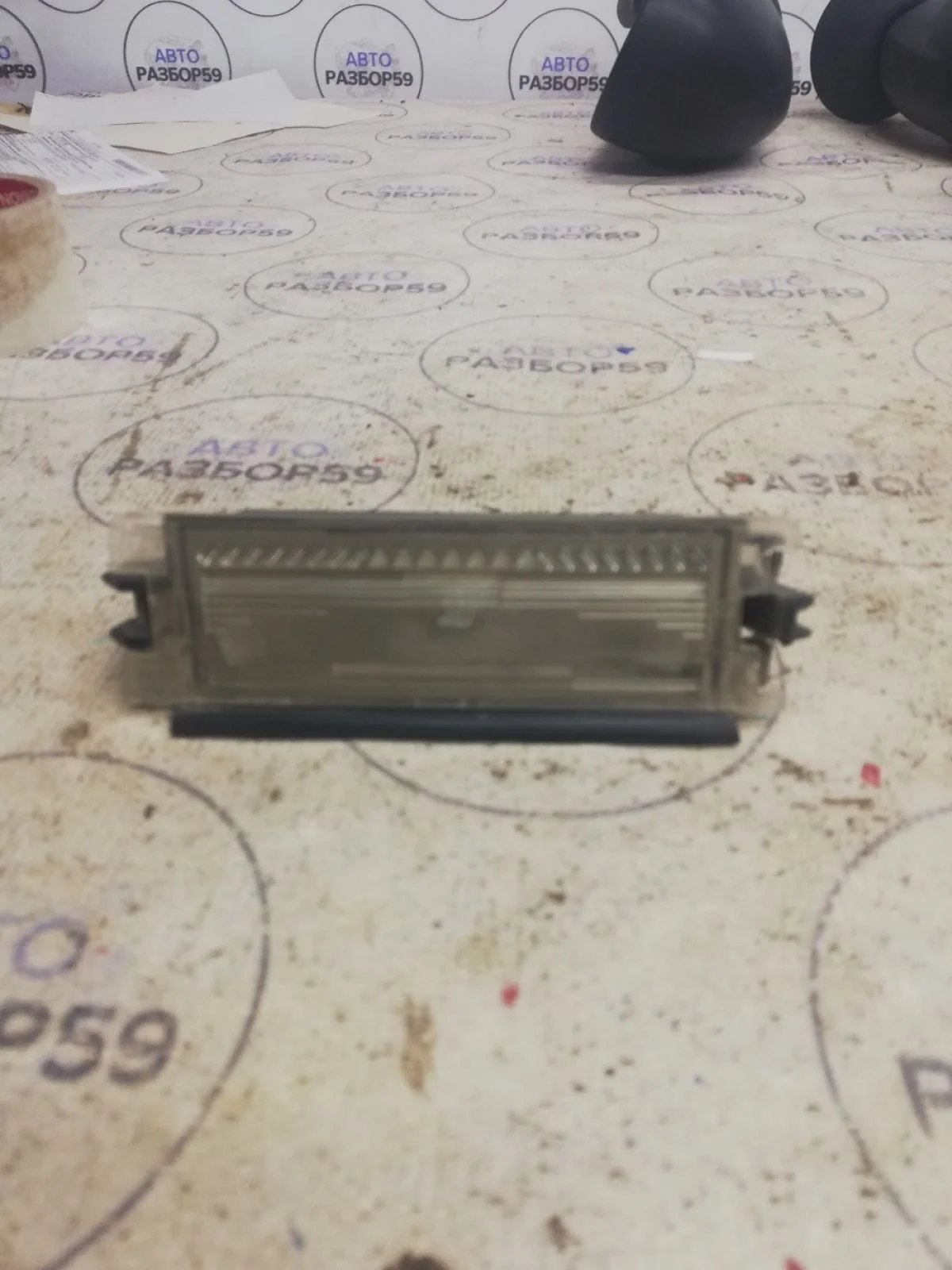 Подсветка номера Renault Logan I (2004—2009)