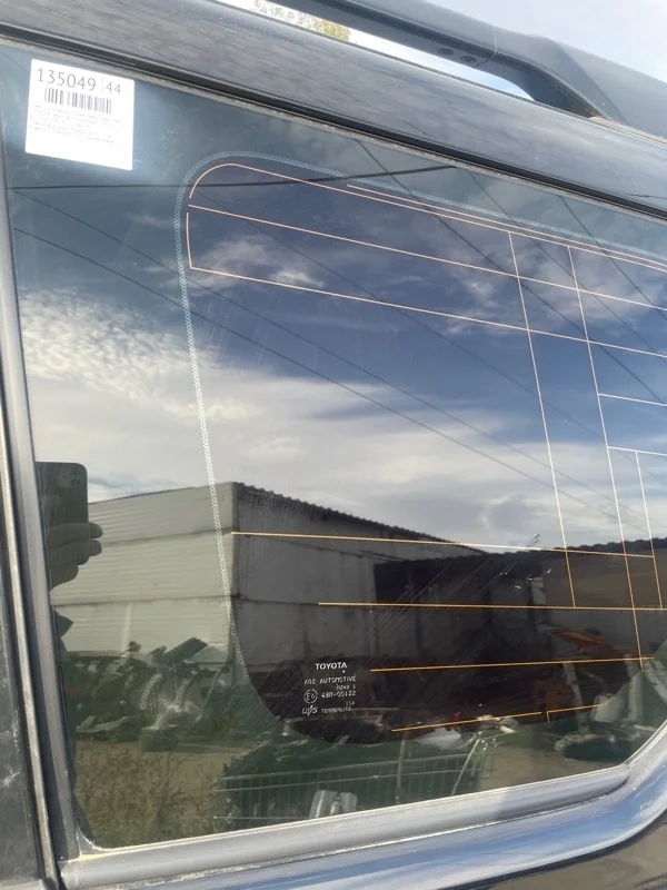 Стекло кузовное глухое левое Toyota Land Cruiser Prado 2010 6272060C90 KDJ150 1KDFTV, заднее левое