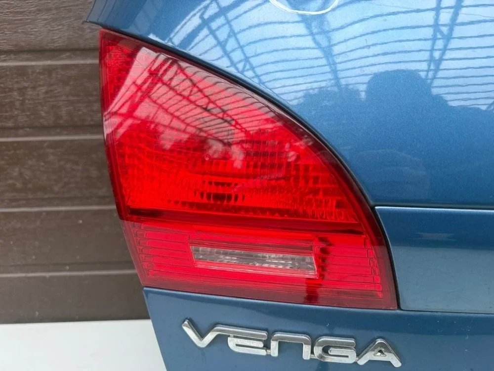 Фонарь крышки багажника внутренний Kia Venga I (2009—2014)