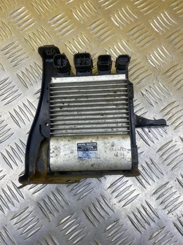 Блок управления форсунками Toyota Hilux (2005-2015) 2012 8987120080 ПИКАП 2.5 D 2KDFTV