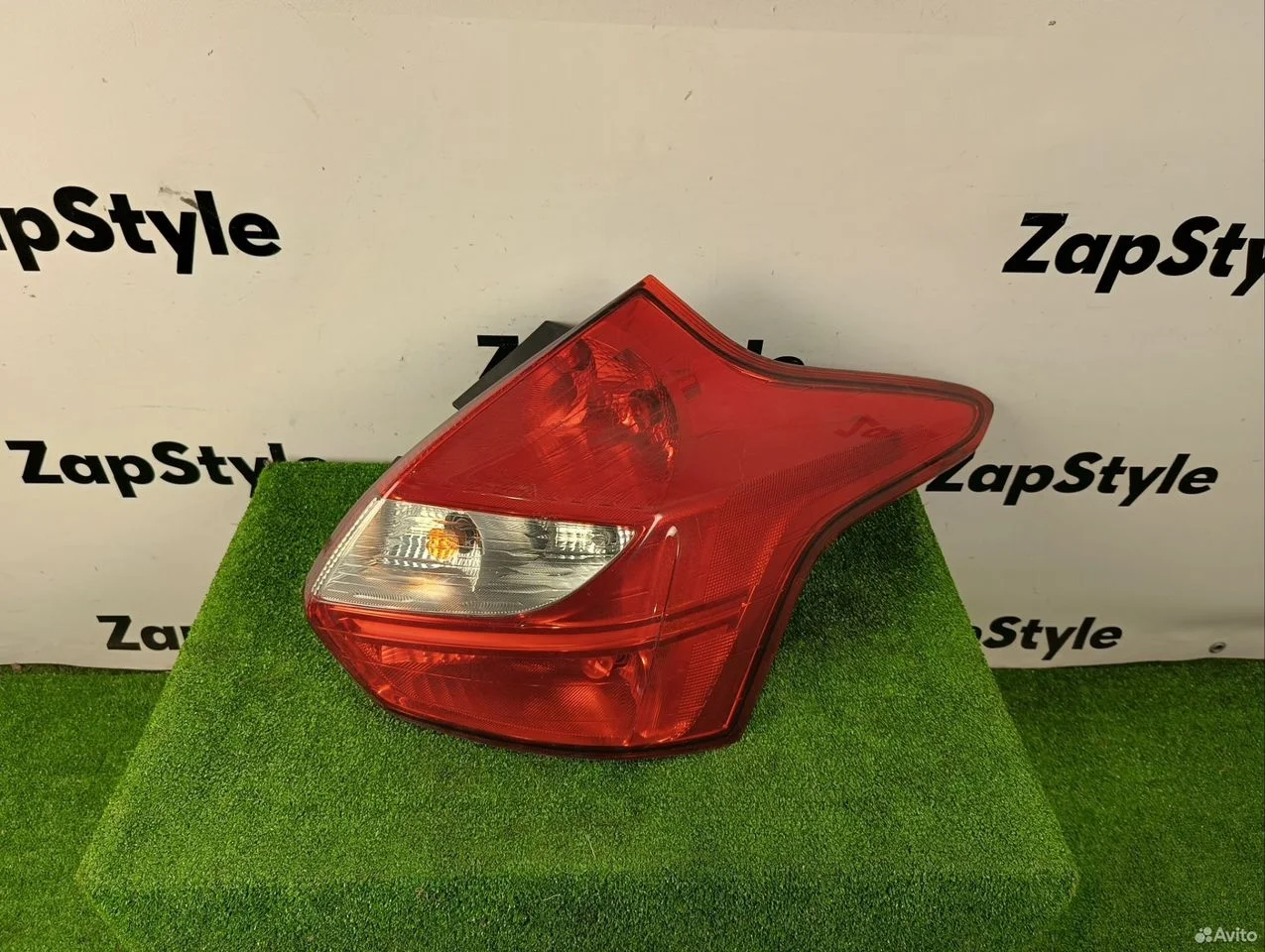 Фонарь задний правый ford focus 3 х/б