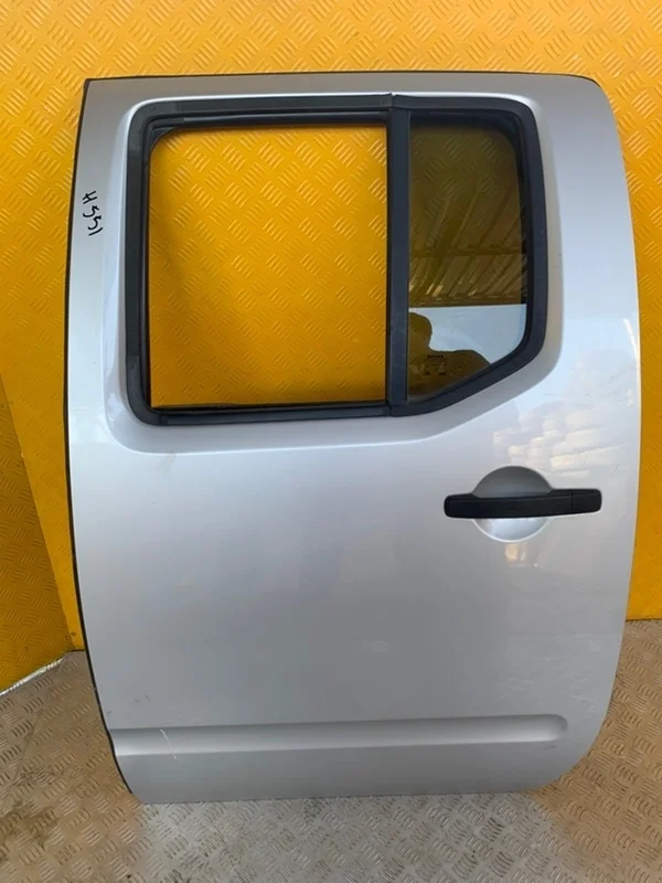 Дверь задняя левая Nissan Navara (D40) 2004-2015 2008 82101EB332 ПИКАП 2.5 D YD25DDTI