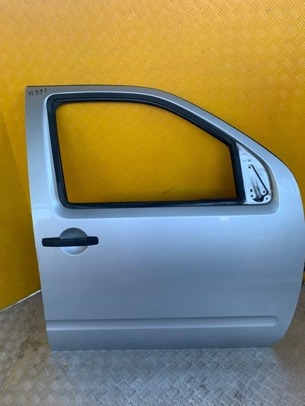 Стекло двери передней правой Nissan Navara (D40) 2004-2015 2008 80300EB310 ПИКАП 2.5 D YD25DDTI