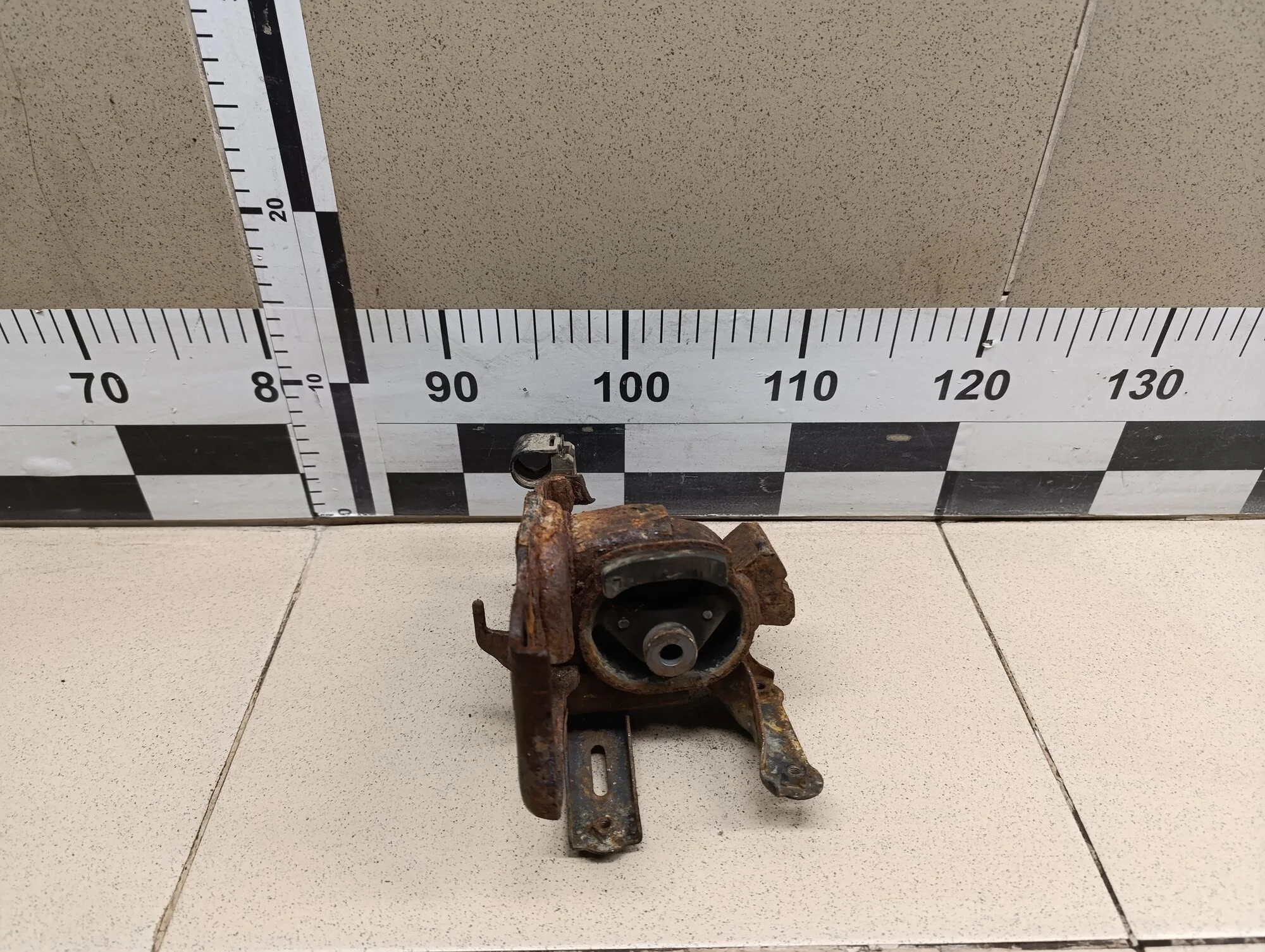 Опора КПП левая Auris (E15) 2006-2012