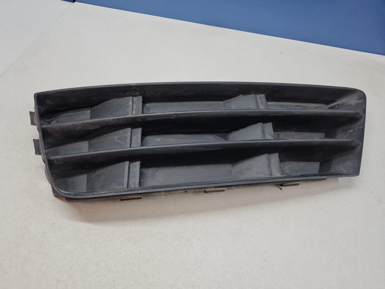 Решётка в бампер левая для Audi A4 B9 2015-