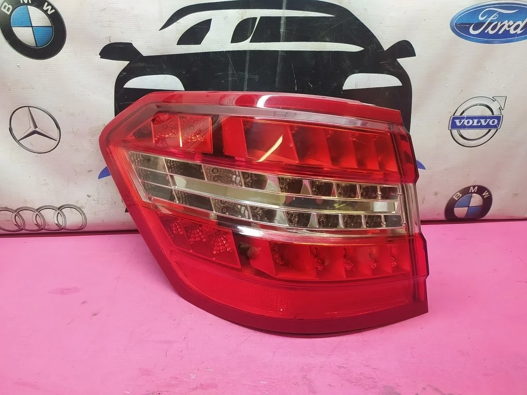 Фонарь задний левый MERCEDES-BENZ A2128203964