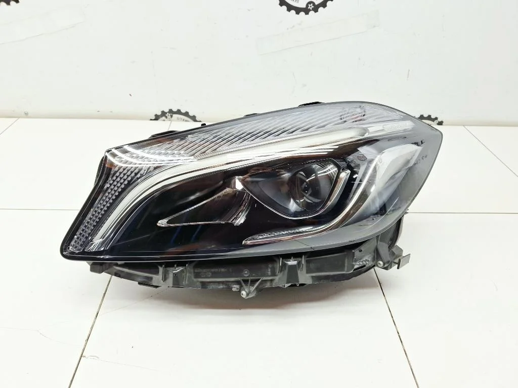 Фара левая Mercedes-Benz A-Class A1769068900 (W176)