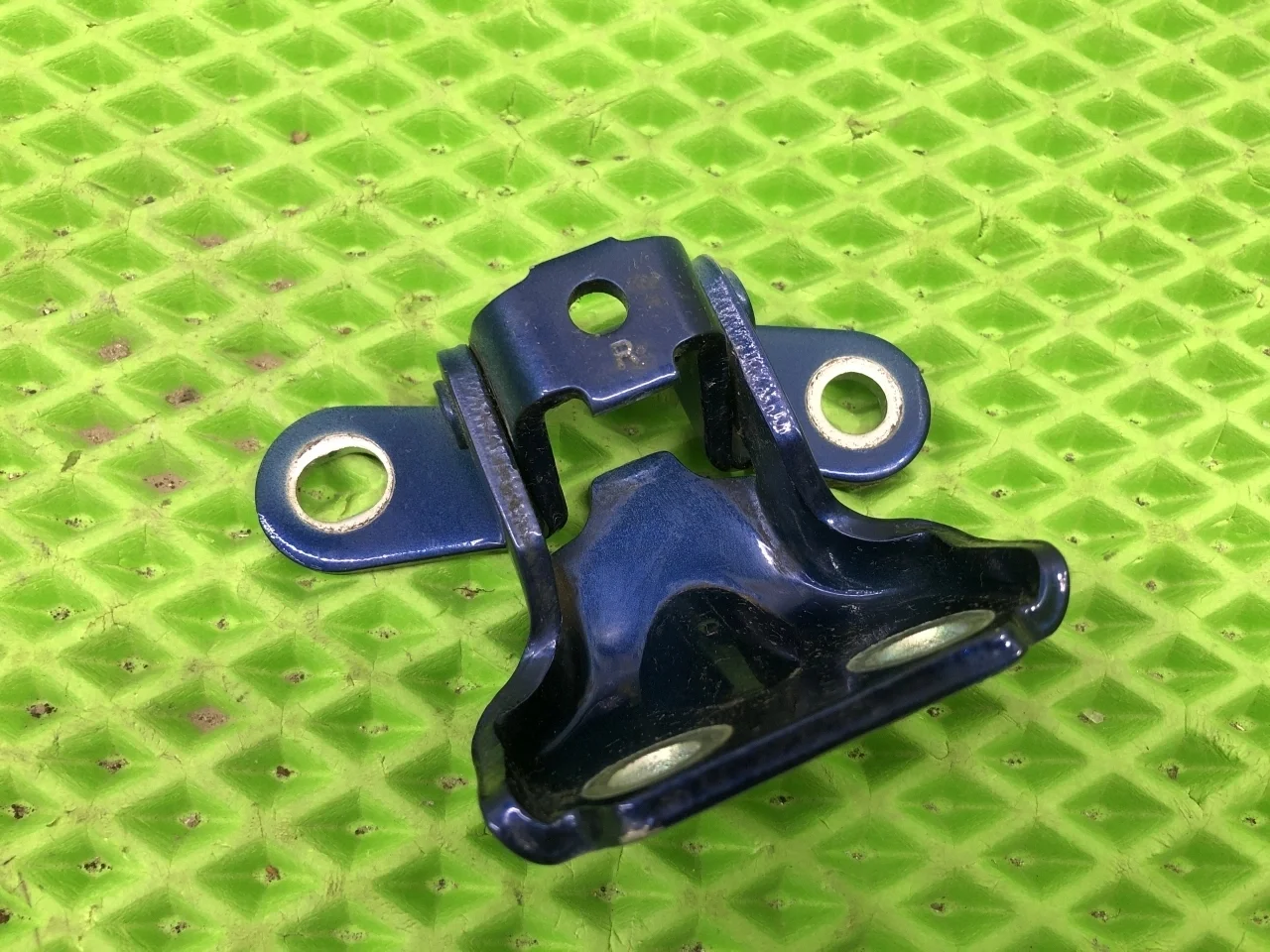 Петля двери задней правой верхняя Kia K5 2021 G4KN