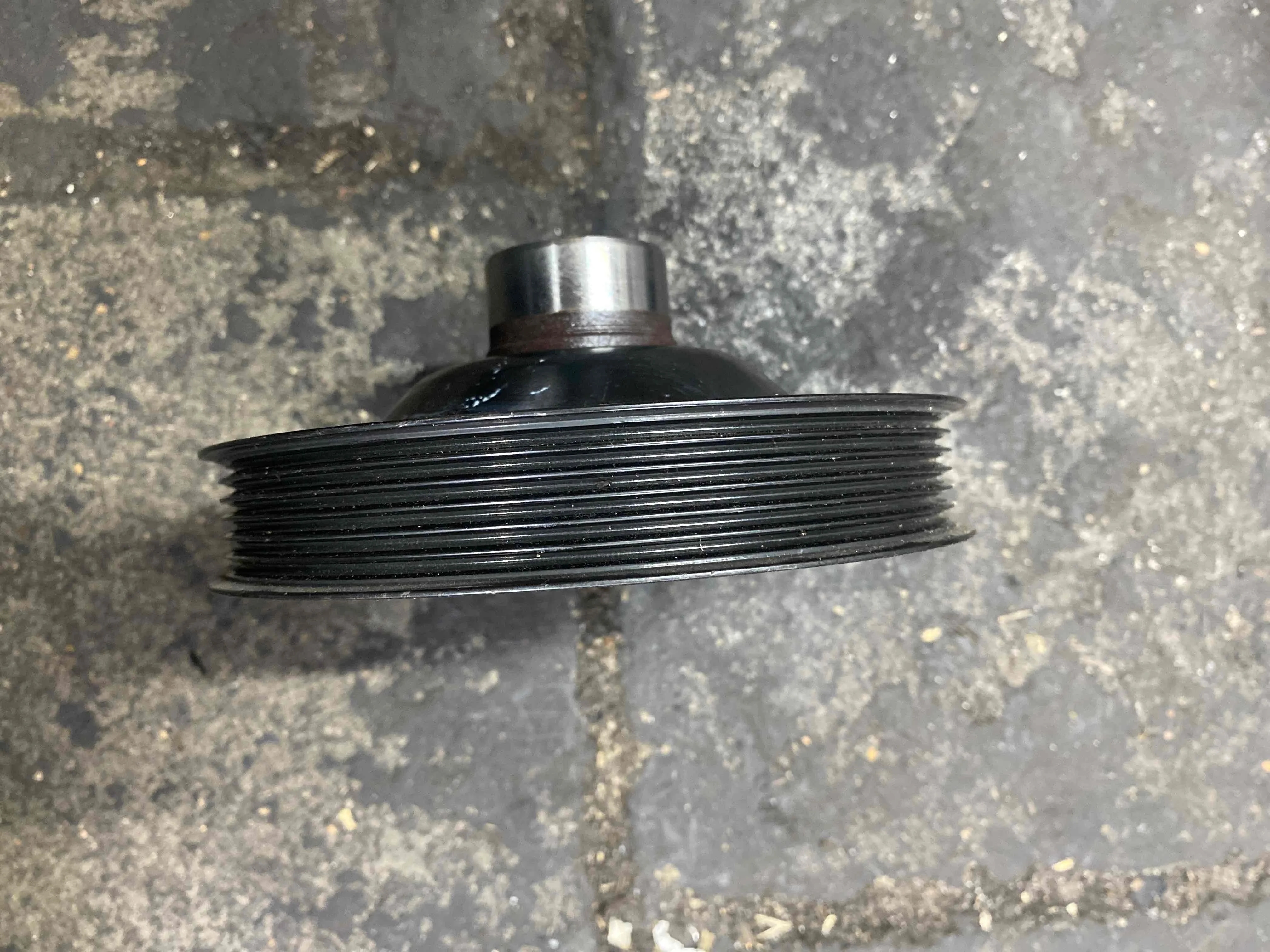 Шкив коленвала Mercedes-Benz C-класс W205/S205/C205/A205 (2014—2018)  2  АКПП седан