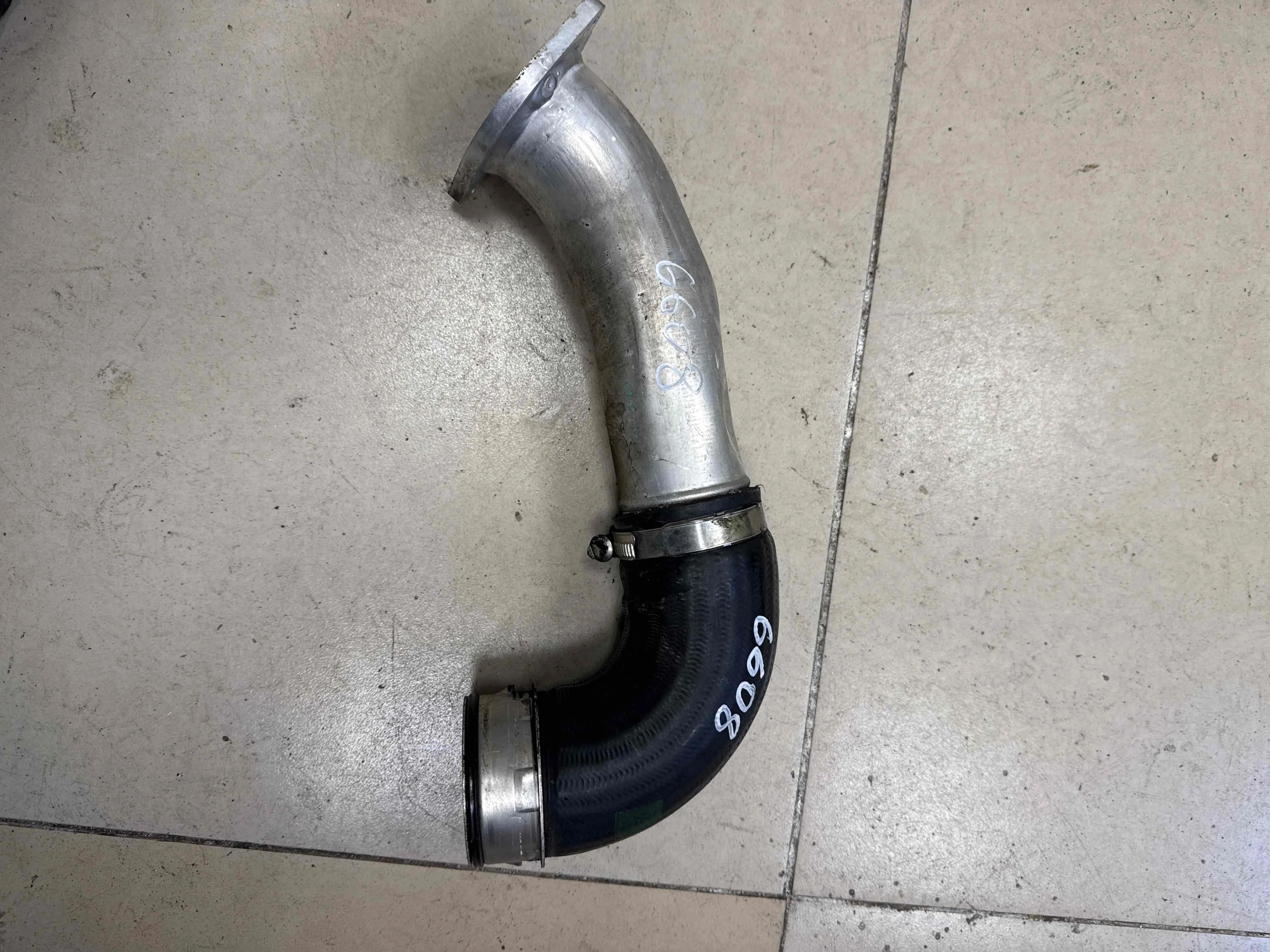 Патрубок интеркулера Mercedes-Benz S-класс W222/C217/A217 (2013—2017)  3.5 CDi
