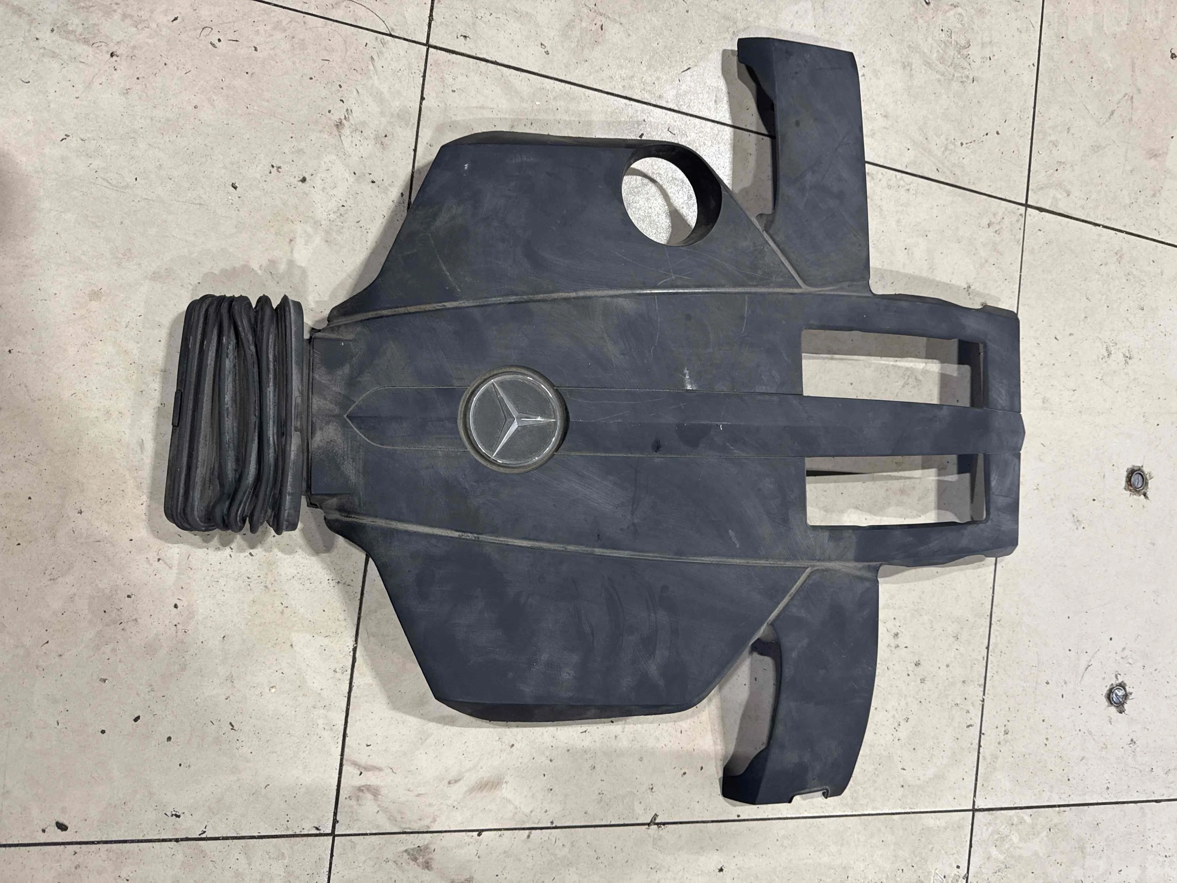 Декоративная крышка двигателя Mercedes-Benz E-класс W212/S212/C207/A207 (2009—2013)  3