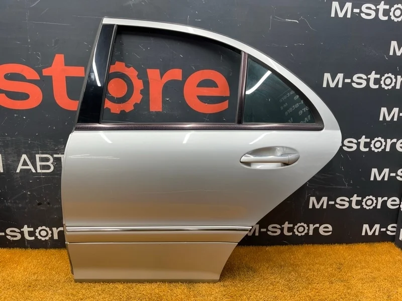 Дверь Mercedes-Benz C-Class 2001 A2037300705 W203 111.955, задняя левая