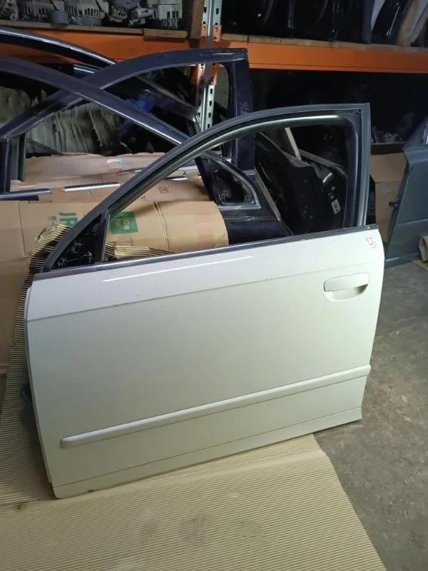 Дверь Audi A4 2006 8ED