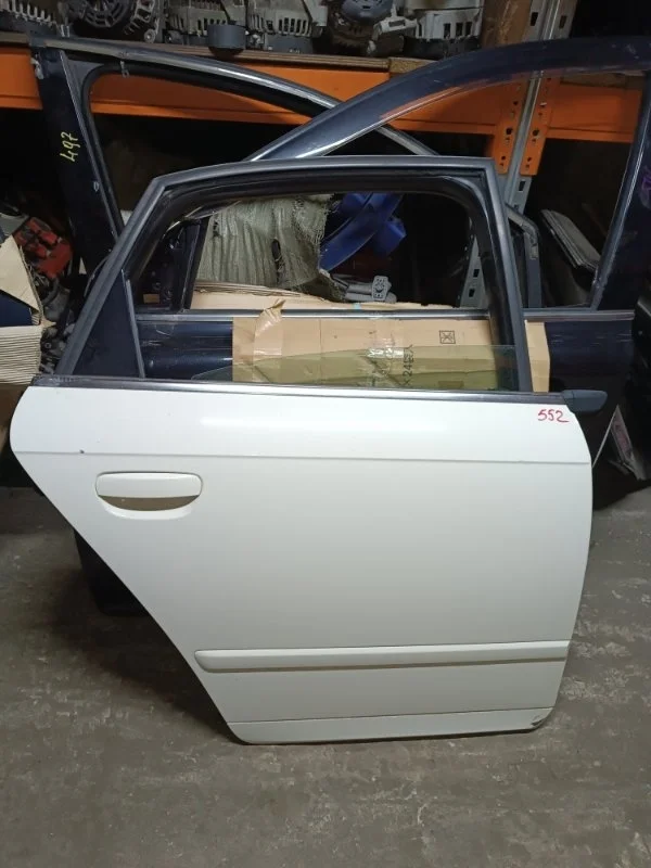 Дверь Audi A4 2006 8ED