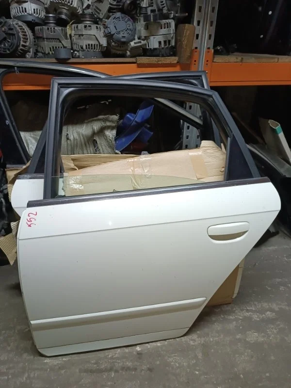 Дверь Audi A4 2006 8ED