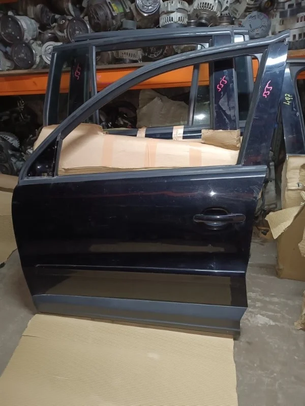 Дверь Volkswagen Tiguan 2009 5N1