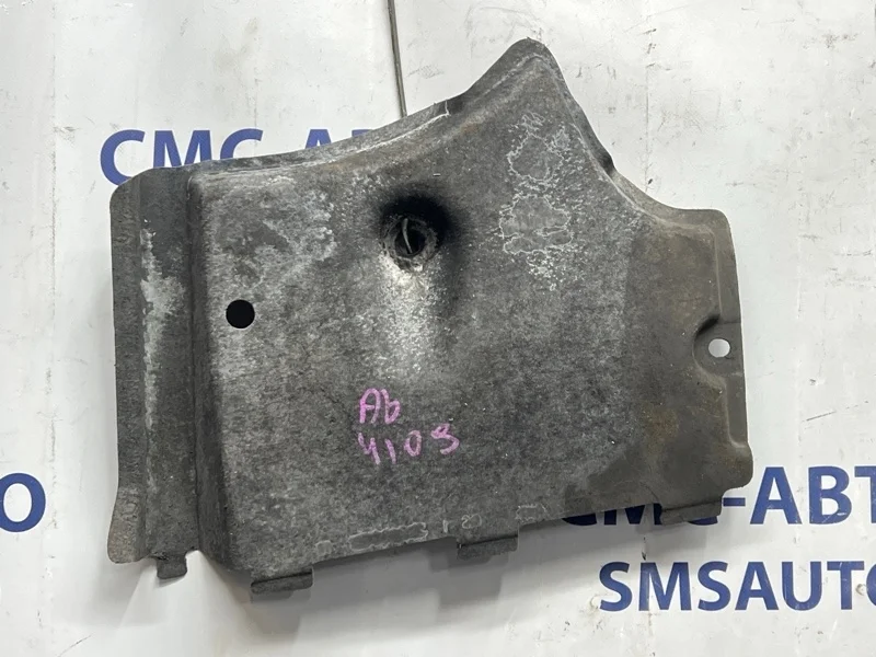 Защита днища Audi A6 4G0825202A C7 2.0 CYP, передняя правая